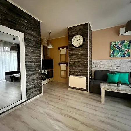 Apartament Flower 1 *